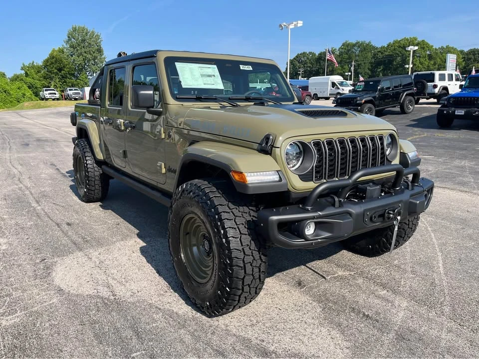 2026 Jeep JT Gladiator - Image 8 of 10