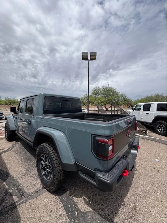 2026 Jeep JT Gladiator - Image 3 of 5