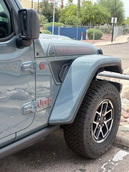 2026 Jeep JT Gladiator - Image 2 of 5