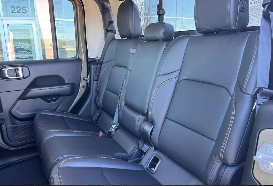 2026 Jeep JT Gladiator - Image 14 of 20