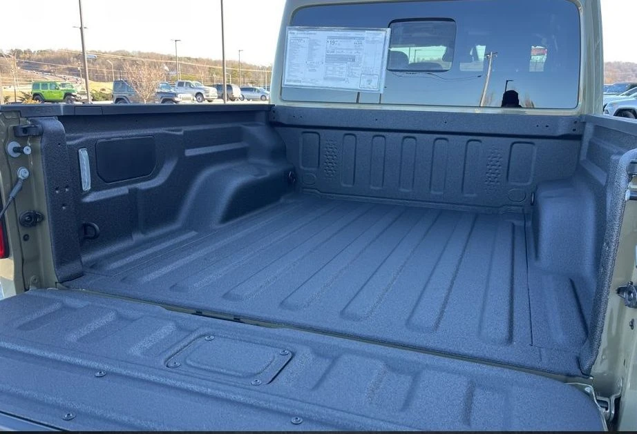2026 Jeep JT Gladiator - Image 19 of 20