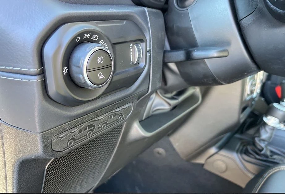 2026 Jeep JT Gladiator - Image 7 of 20