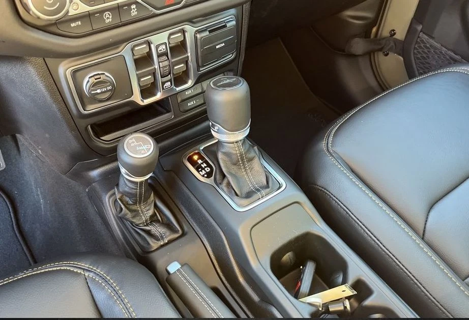 2026 Jeep JT Gladiator - Image 11 of 20