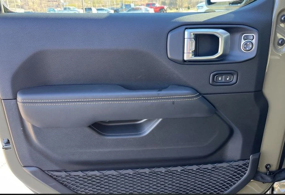 2026 Jeep JT Gladiator - Image 5 of 20