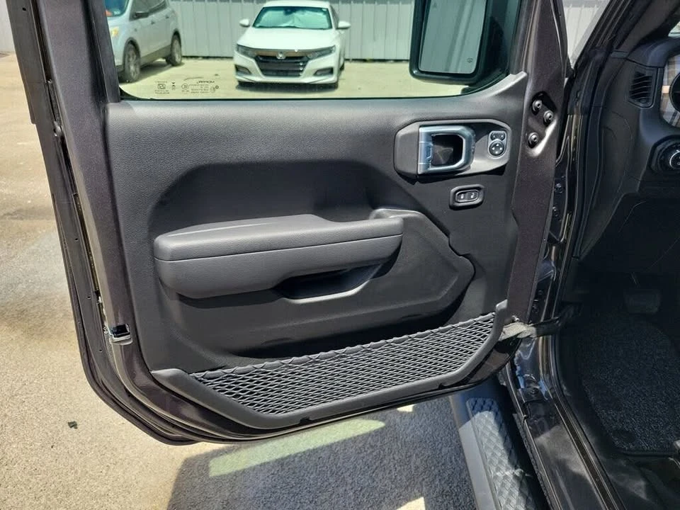 2026 Jeep JT Gladiator - Image 6 of 6