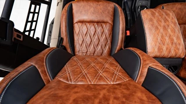 2026 Jeep JT Gladiator - Image 24 of 31
