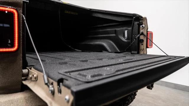 2026 Jeep JT Gladiator - Image 18 of 31
