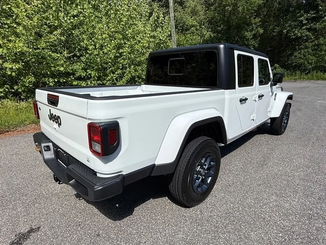 2026 Jeep JT Gladiator - Image 7 of 31