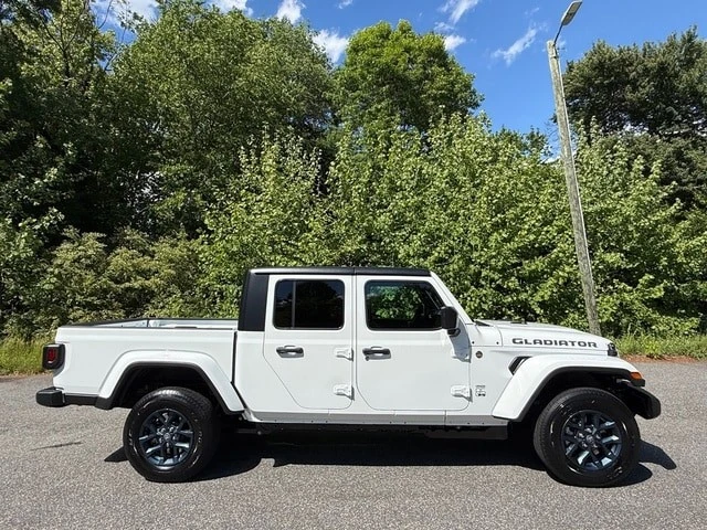 2026 Jeep JT Gladiator - Image 6 of 31