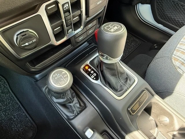2026 Jeep JT Gladiator - Image 26 of 31