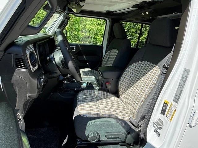 2026 Jeep JT Gladiator - Image 13 of 31