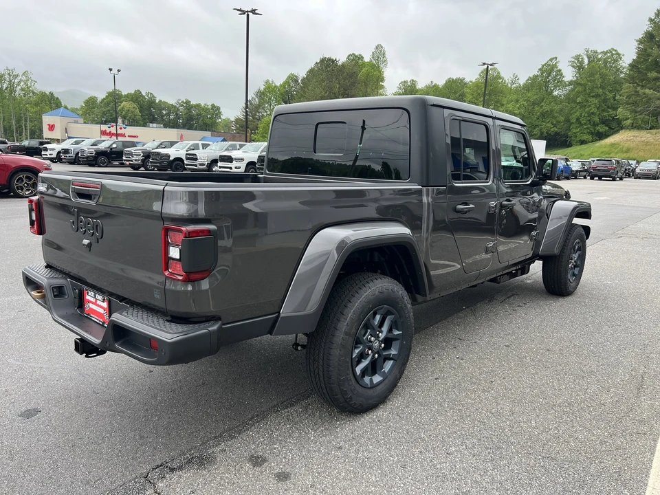 2026 Jeep JT Gladiator - Image 3 of 31