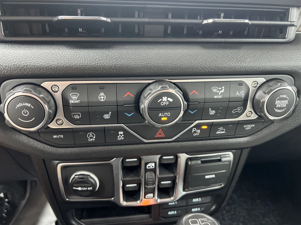 2026 Jeep JT Gladiator - Image 24 of 31