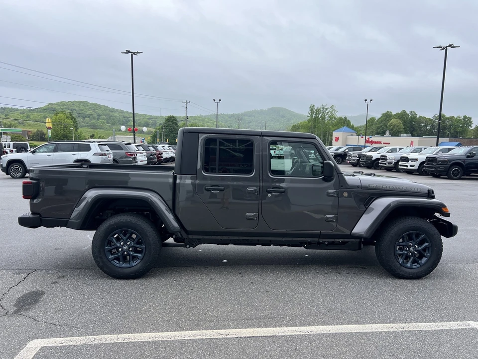 2026 Jeep JT Gladiator - Image 4 of 31