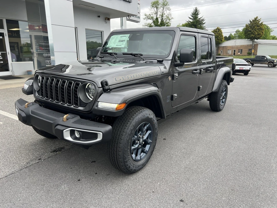 2026 Jeep JT Gladiator - Image 6 of 31