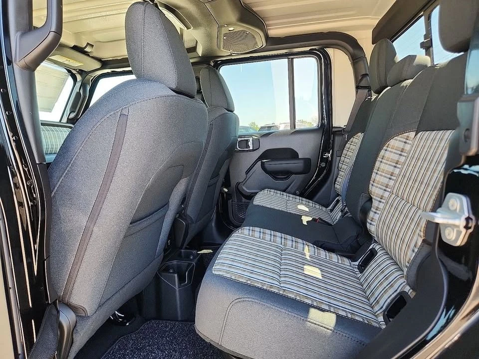 2026 Jeep JT Gladiator - Image 9 of 9