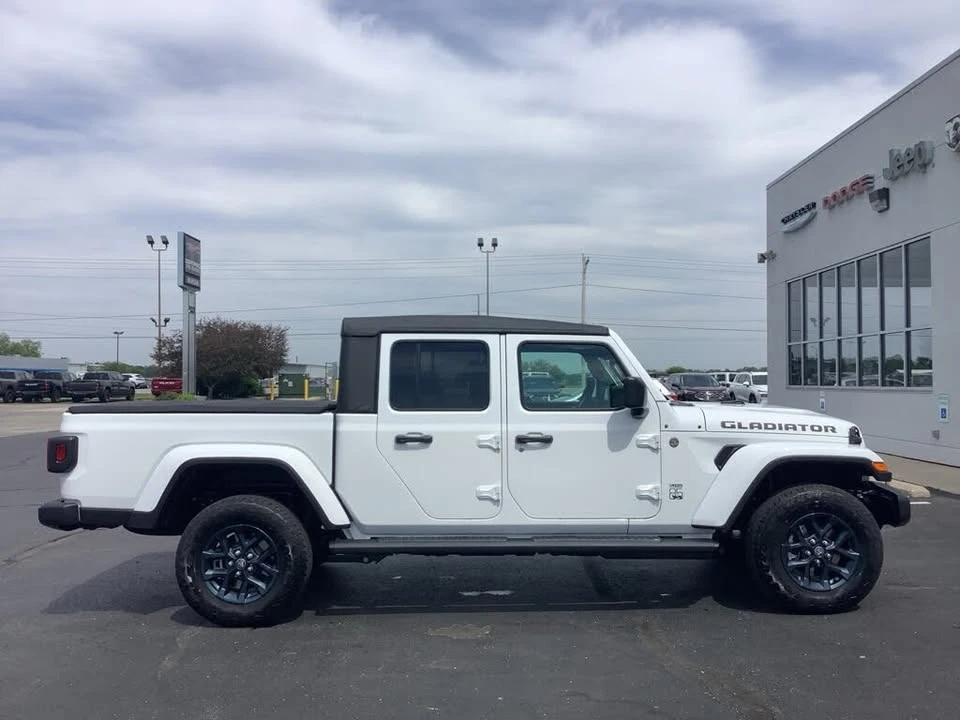2026 Jeep JT Gladiator - Image 4 of 20