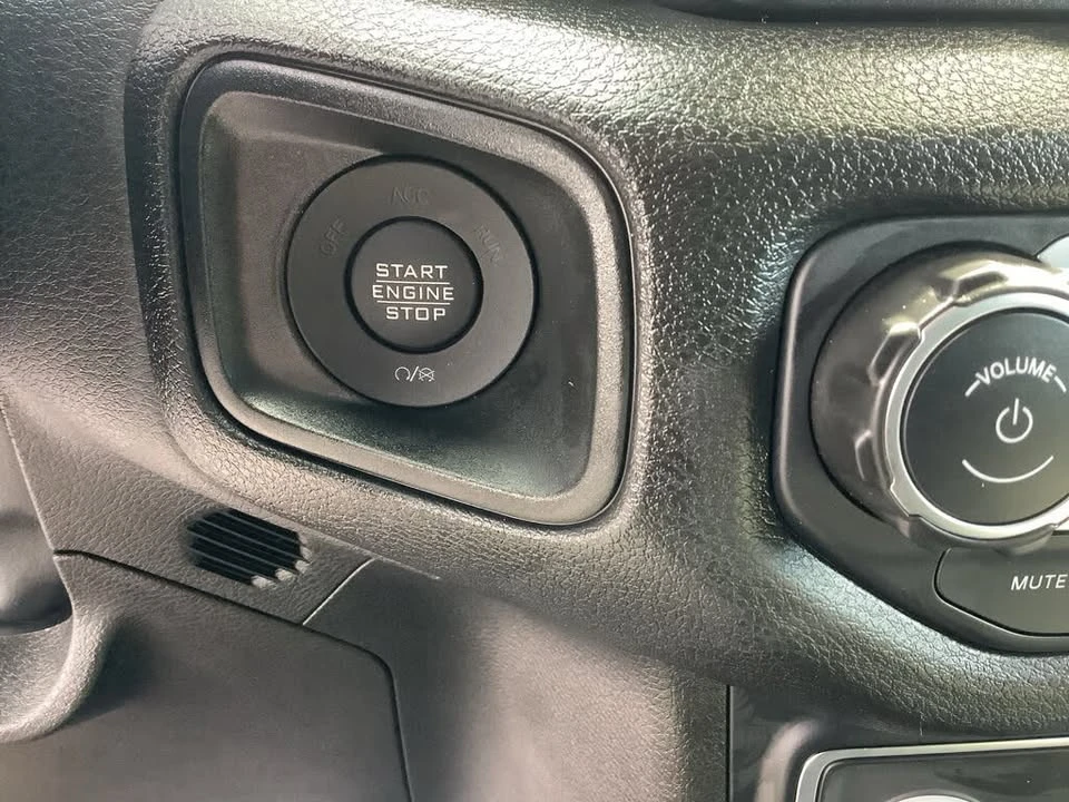 2026 Jeep JT Gladiator - Image 15 of 20