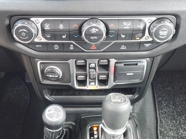 2026 Jeep JT Gladiator - Image 15 of 20