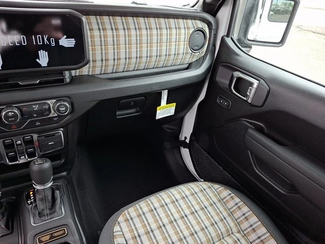 2026 Jeep JT Gladiator - Image 11 of 20