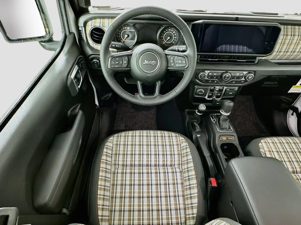 2026 Jeep JT Gladiator - Image 19 of 20