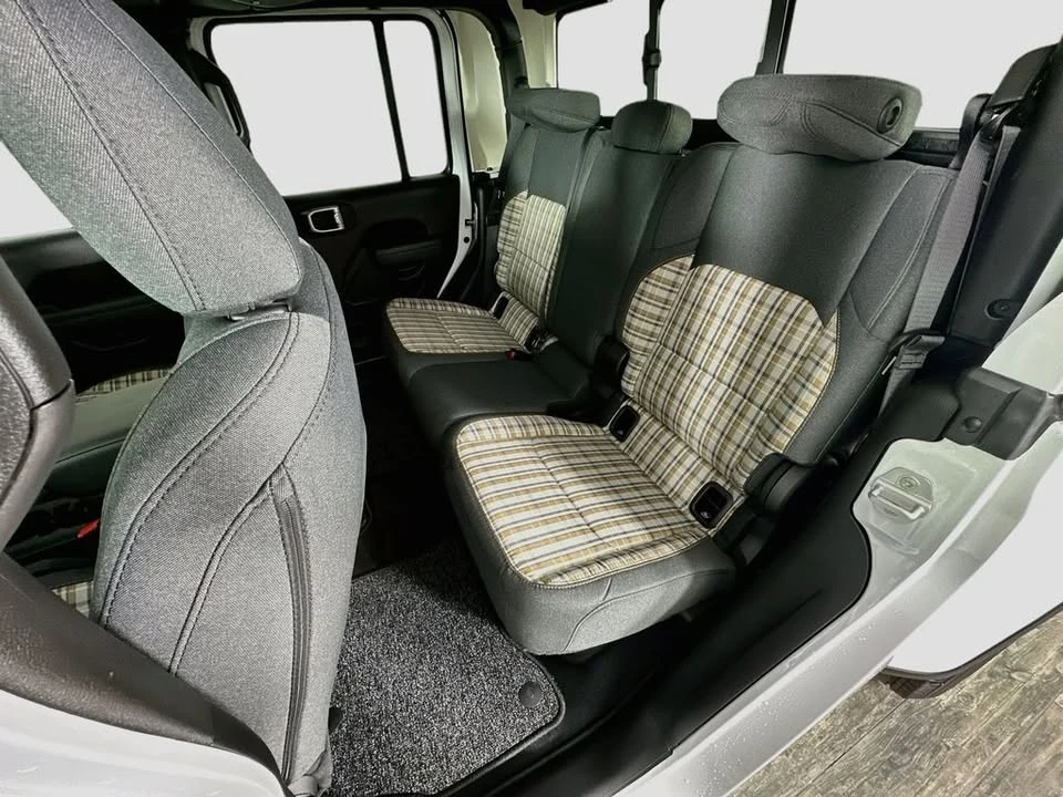 2026 Jeep JT Gladiator - Image 14 of 20