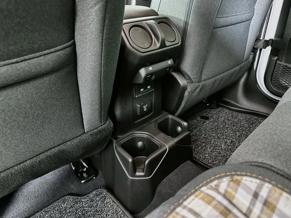 2026 Jeep JT Gladiator - Image 18 of 20