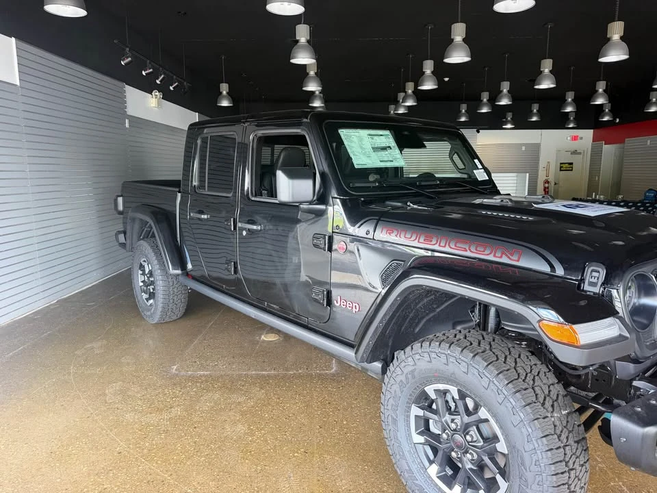 2026 Jeep JT Gladiator - Image 2 of 13