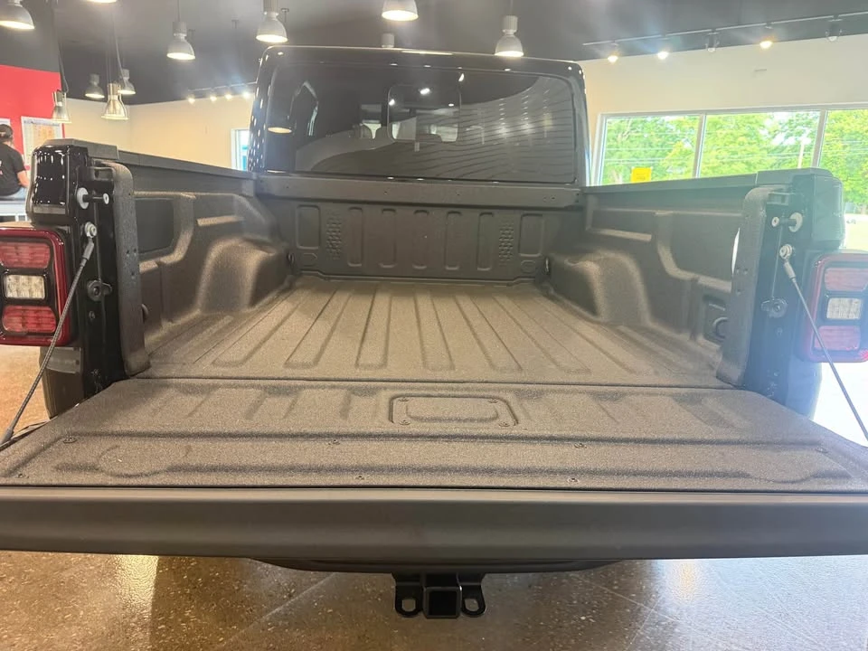 2026 Jeep JT Gladiator - Image 11 of 13