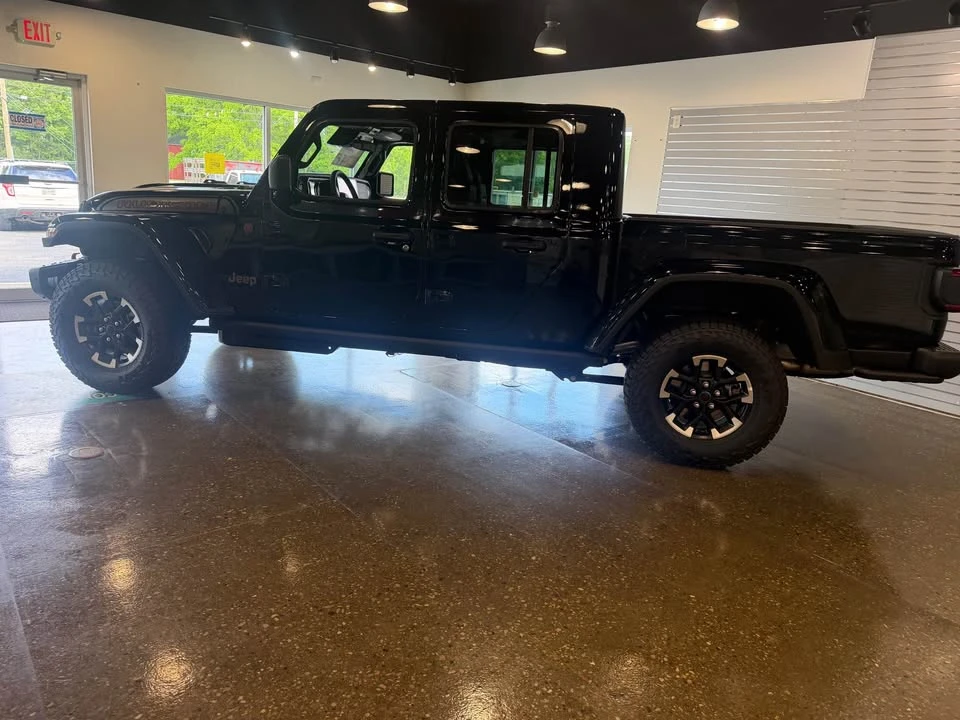 2026 Jeep JT Gladiator - Image 4 of 13