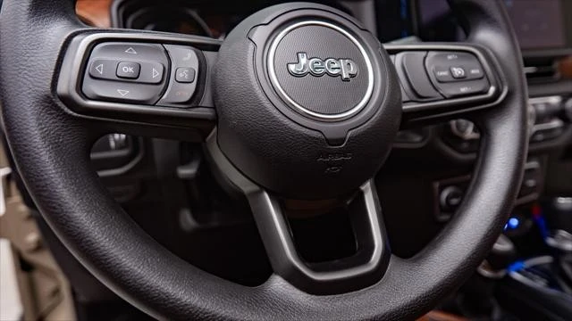 2026 Jeep JT Gladiator - Image 26 of 31