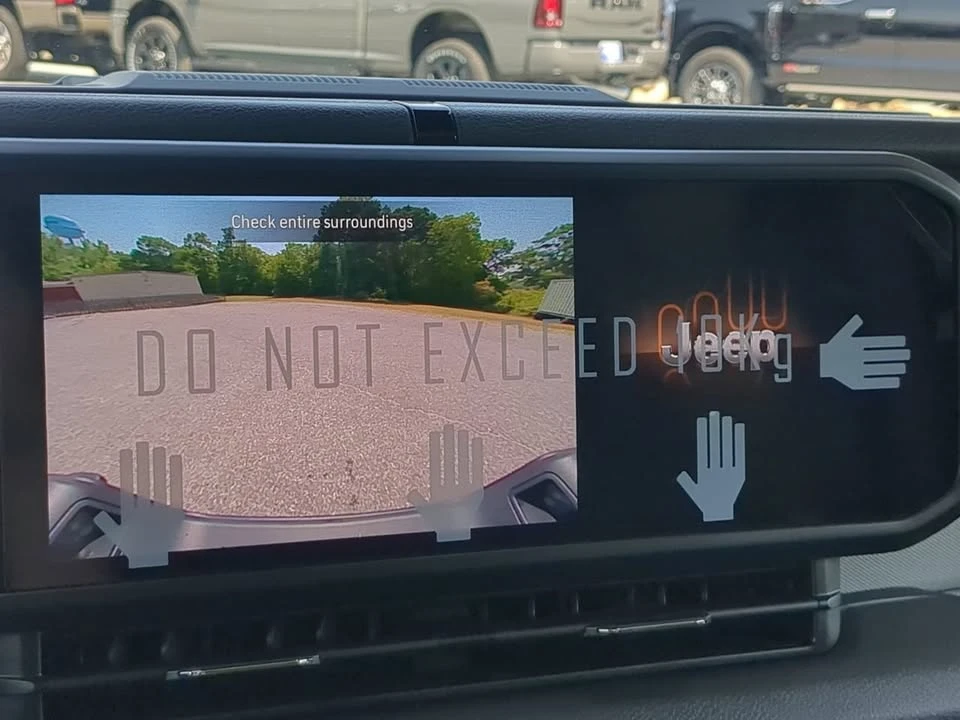 2026 Jeep JT Gladiator - Image 17 of 19