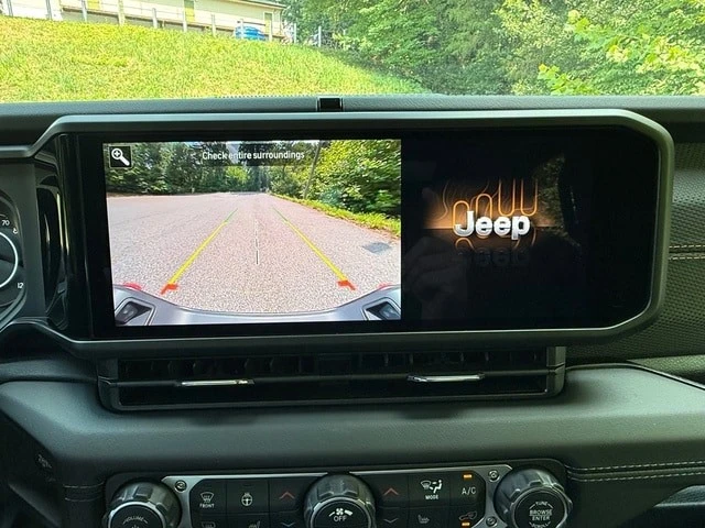 2026 Jeep JT Gladiator - Image 23 of 30