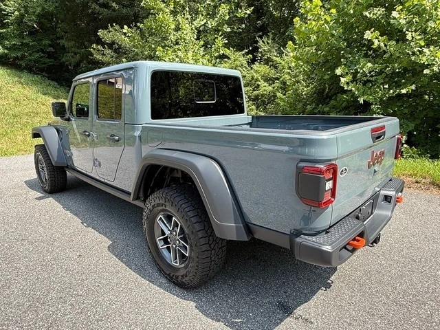 2026 Jeep JT Gladiator - Image 10 of 30