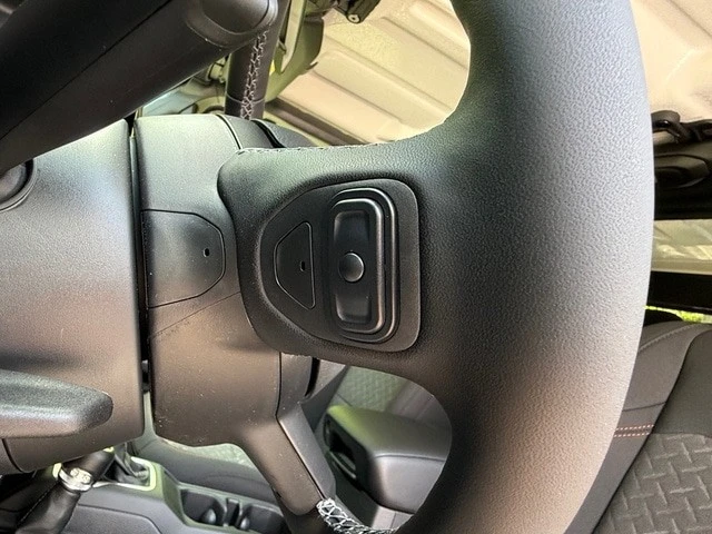 2026 Jeep JT Gladiator - Image 15 of 30