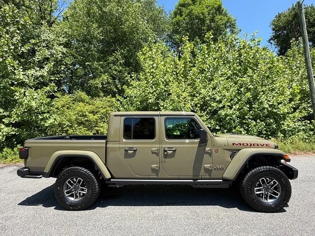 2026 Jeep JT Gladiator - Image 6 of 31