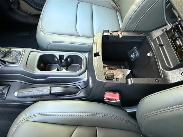 2026 Jeep JT Gladiator - Image 29 of 31
