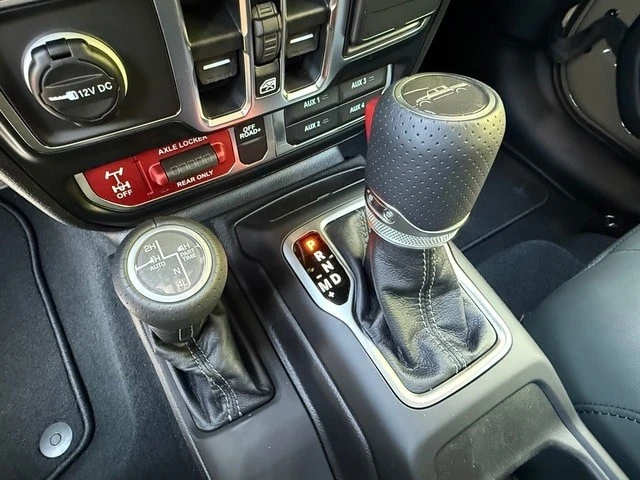 2026 Jeep JT Gladiator - Image 27 of 31
