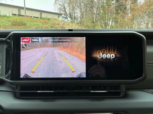 2026 Jeep JT Gladiator - Image 19 of 21