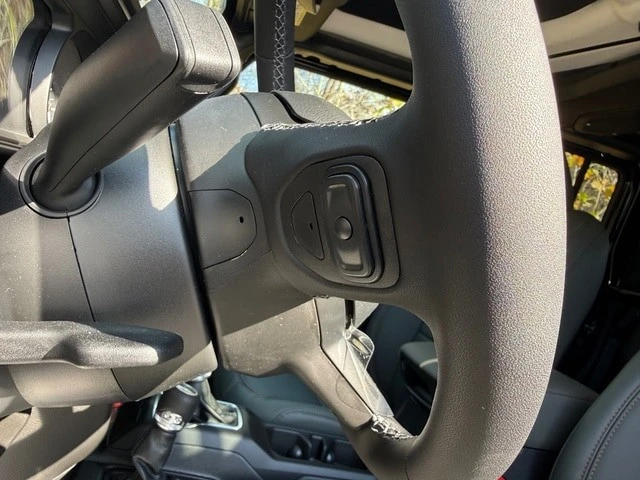 2026 Jeep JT Gladiator - Image 17 of 21