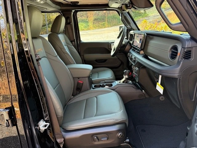 2026 Jeep JT Gladiator - Image 21 of 21