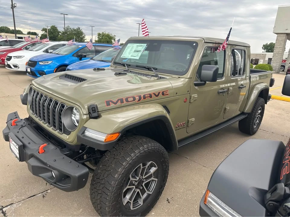 2026 Jeep JT Gladiator - Image 2 of 12