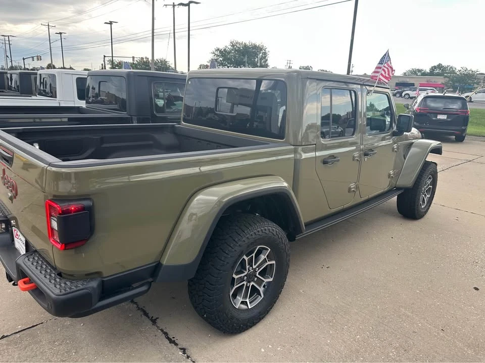 2026 Jeep JT Gladiator - Image 3 of 12