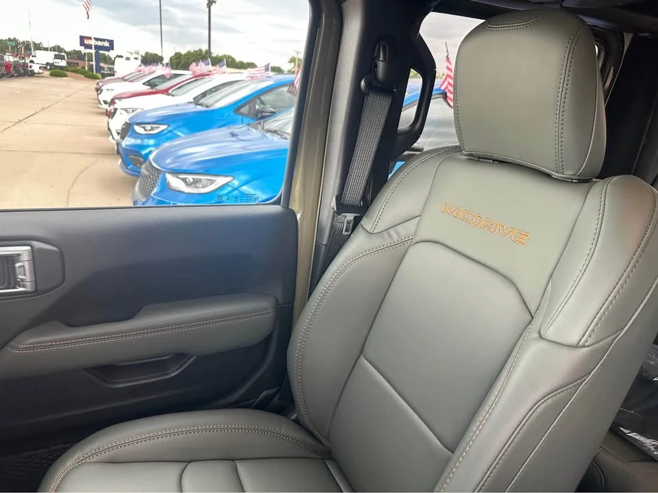 2026 Jeep JT Gladiator - Image 11 of 12