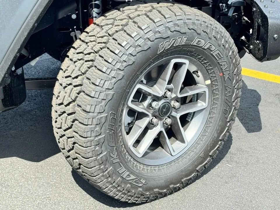 2026 Jeep JT Gladiator - Image 10 of 20
