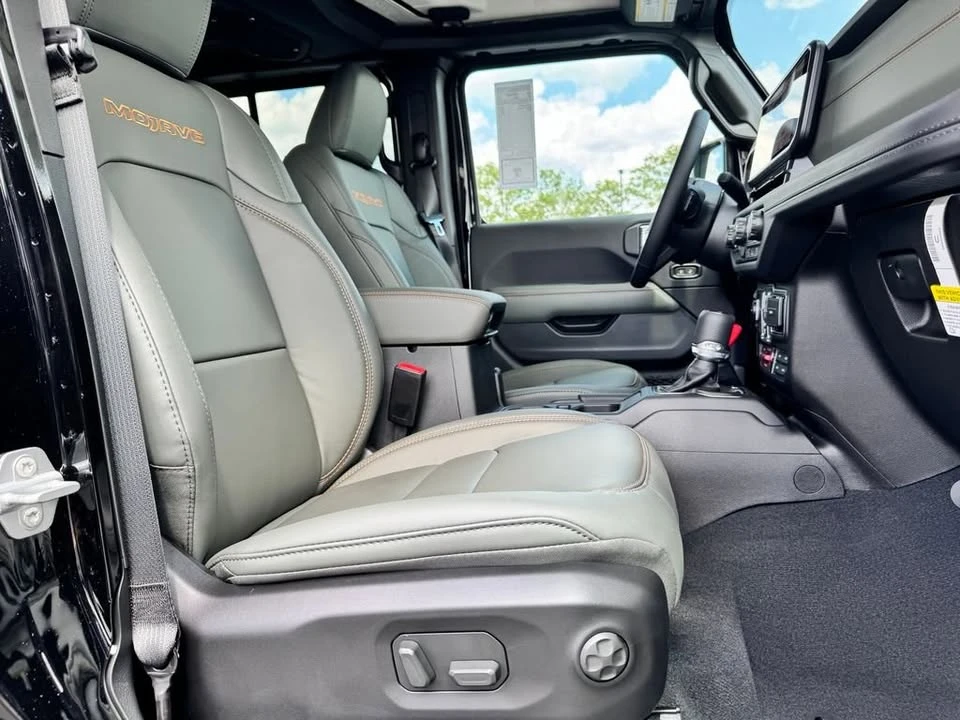2026 Jeep JT Gladiator - Image 11 of 20