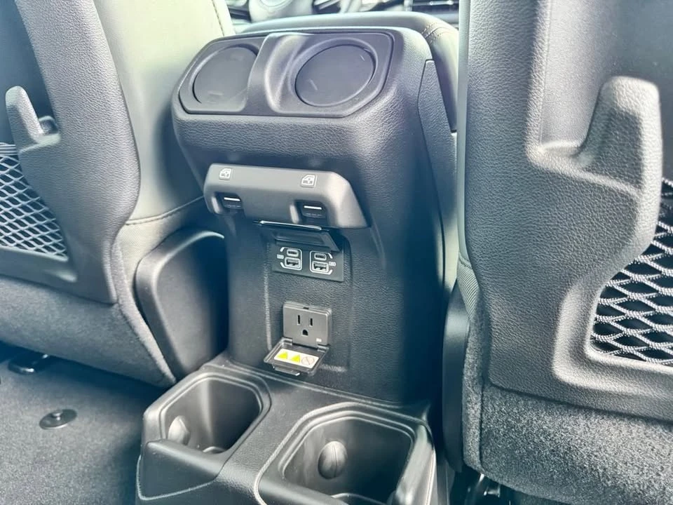 2026 Jeep JT Gladiator - Image 14 of 20