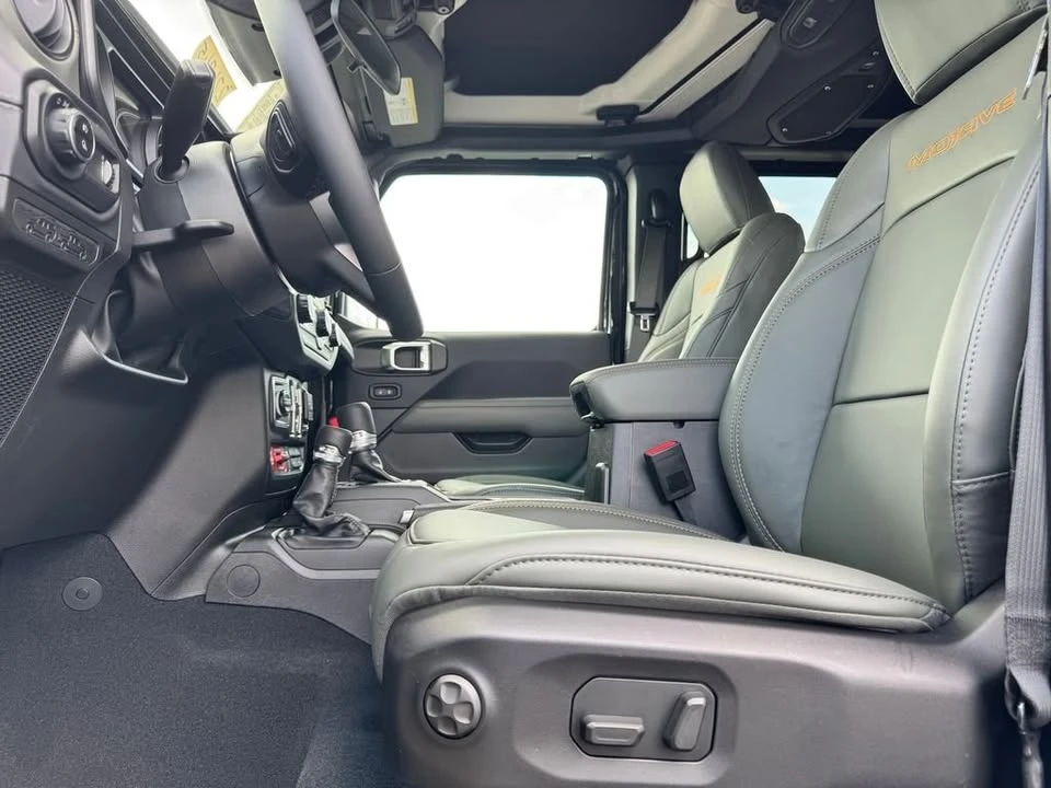 2026 Jeep JT Gladiator - Image 15 of 20