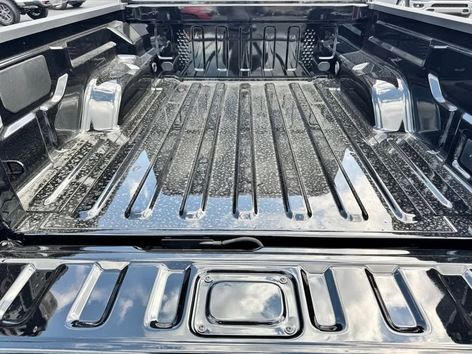 2026 Jeep JT Gladiator - Image 9 of 20