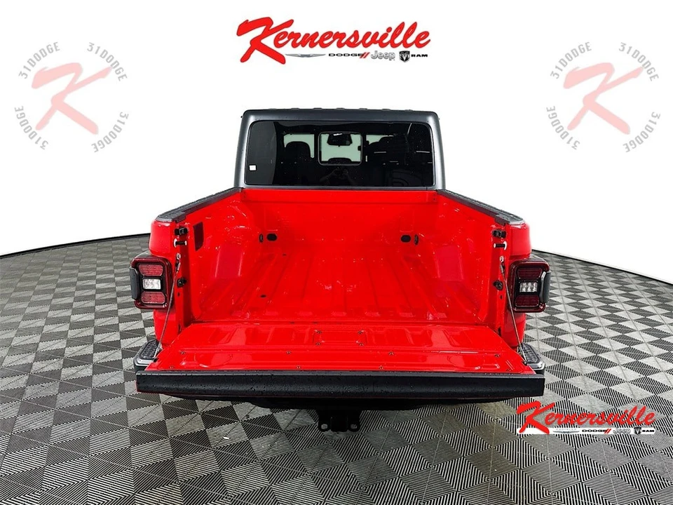 2026 Jeep JT Gladiator - Image 16 of 21